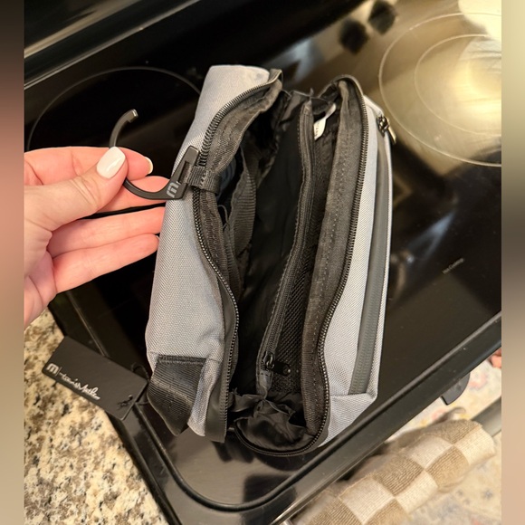 Brand new with tags - TravisMathew Approach Case - Picture 5 of 8